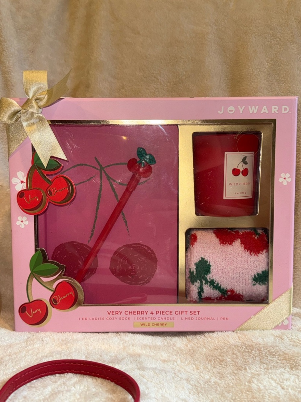 🍒Cherry Bundle! Aldo Cherry Crossbody Bag, Piper K Charm, & Very Cherry Gift Set - Picture 3 of 14